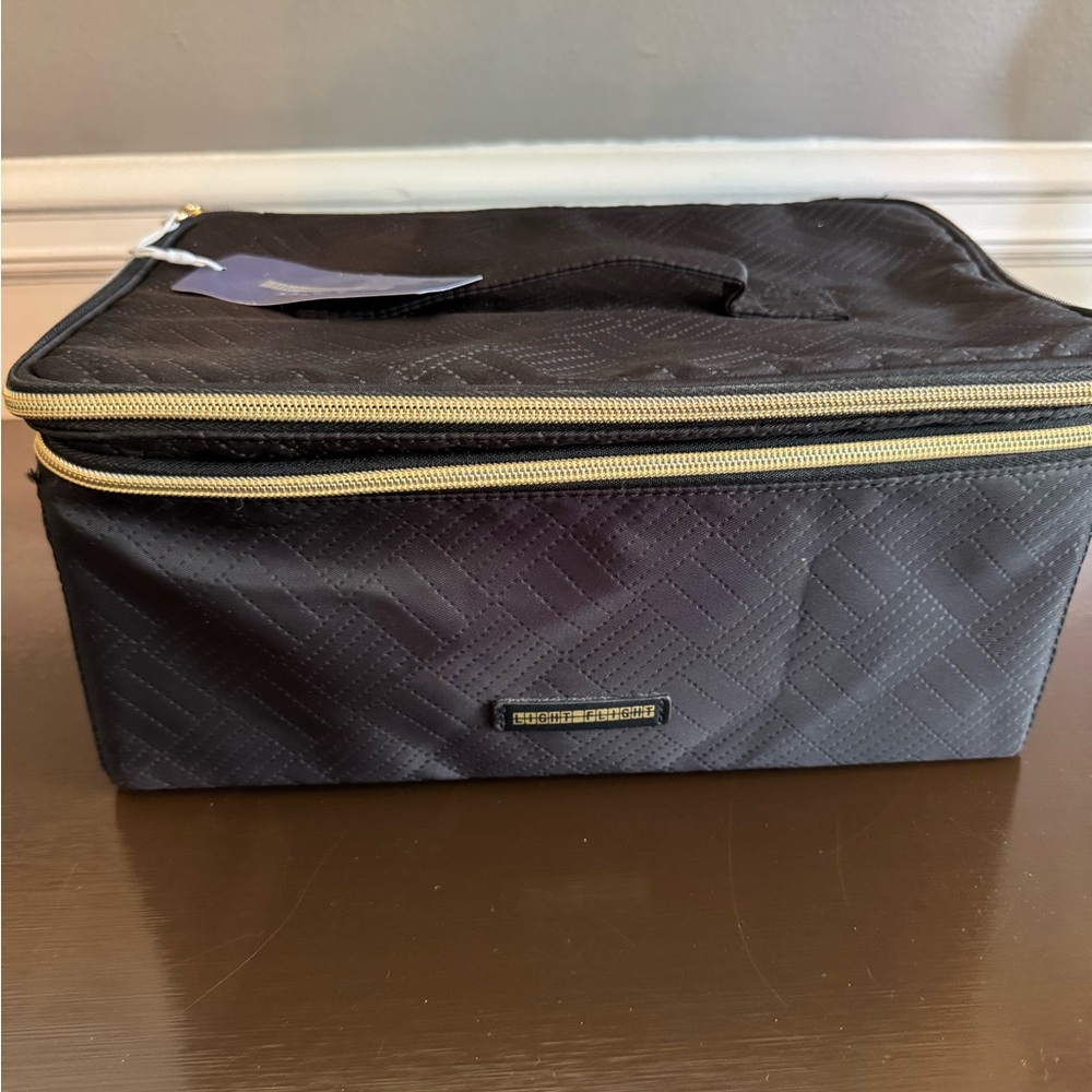Women’s Light Flight Black Travel Organizer Bag with Gold Zipper